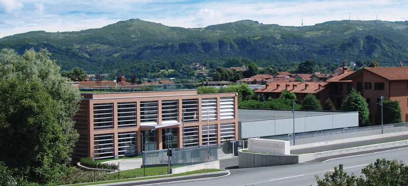 La sede di Vuototecnica a Beverate di Brivio (LC).  The Challenge of Vacuum Regulation 4 5