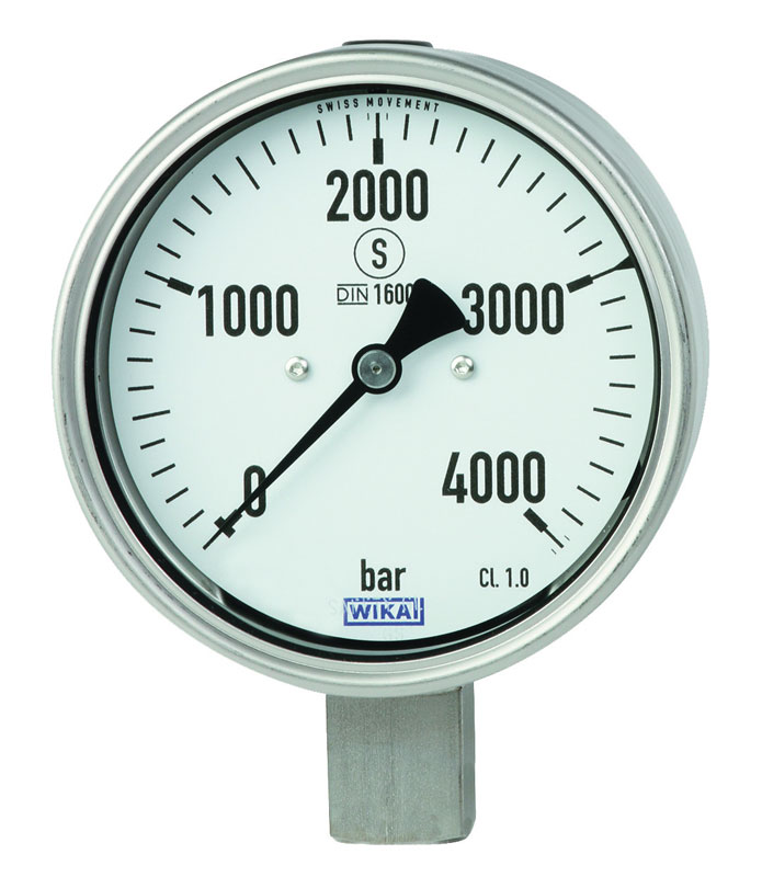 Bourdon spring pressure gauge in stainless steel, for applications with pressures up to 6,000 bar, robust version.  How to Choose the Ideal Pressure Gauge 3 9